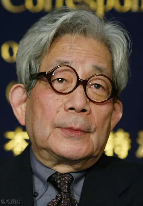 日本作家大江健三郎，《广岛札记》话，和平意识强烈